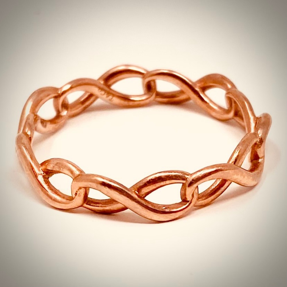 Tiffany & Co. rubedo narrow band infinity ring 8.5